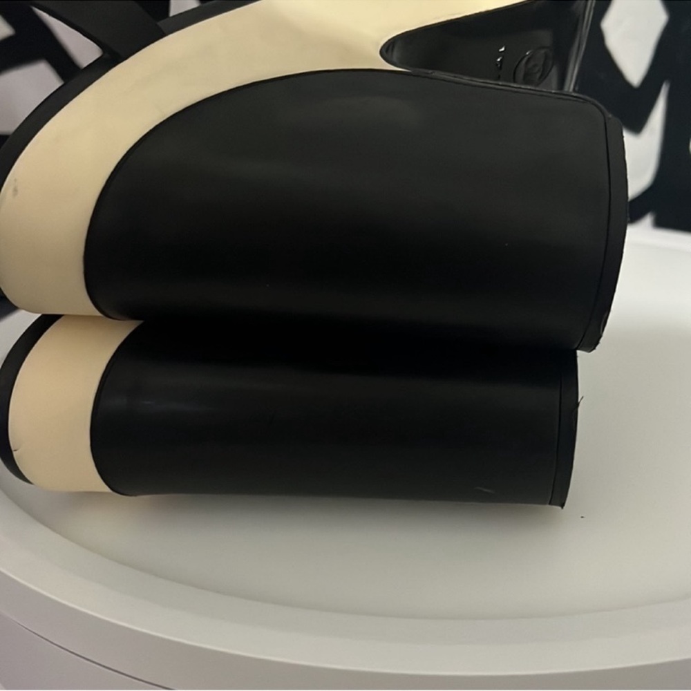 Authentic Chanel black leather signature luxury designer platform sandals sz 9 - Picture 12 of 15